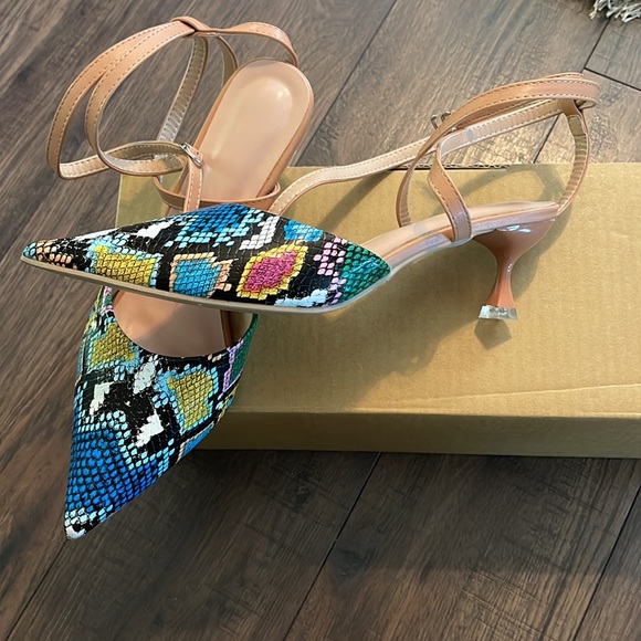 Heel - Picture 2 of 3